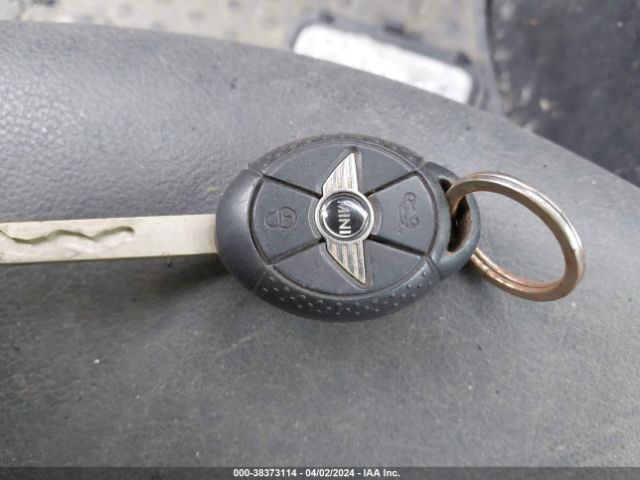 2005 MINI COOPER WMWRC33485TC58271 Photo 10