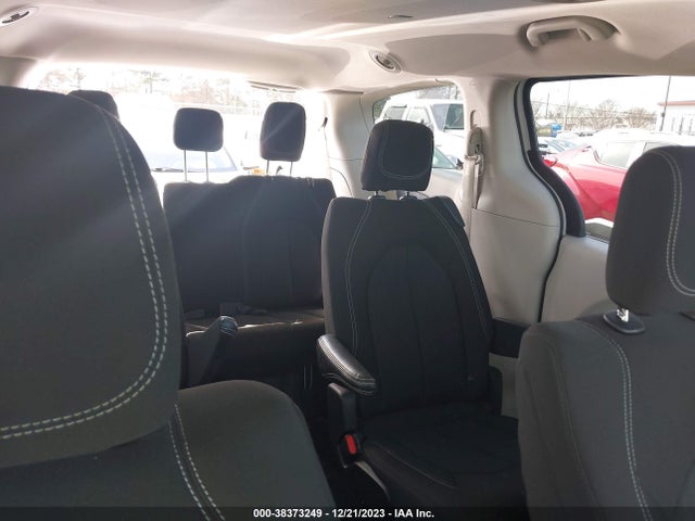 2C4RC1CG2NR226518 Chrysler Voyager Lx