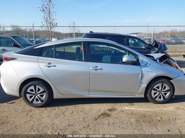 Toyota Prius Four 2017 JTDKARFU1H3539192 Image 12