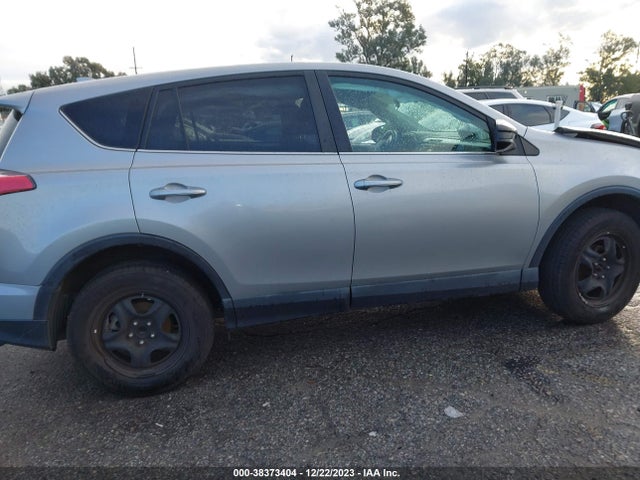 Toyota RAV4 LE 2018 2T3ZFREV9JW459667 Image 13