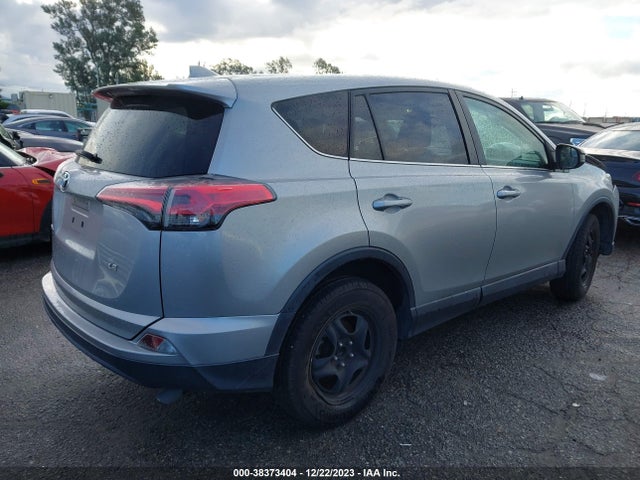 Toyota RAV4 LE 2018 2T3ZFREV9JW459667 Image 4