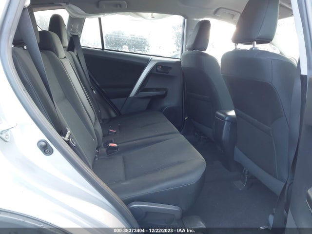 Toyota RAV4 LE 2018 2T3ZFREV9JW459667 Image 8
