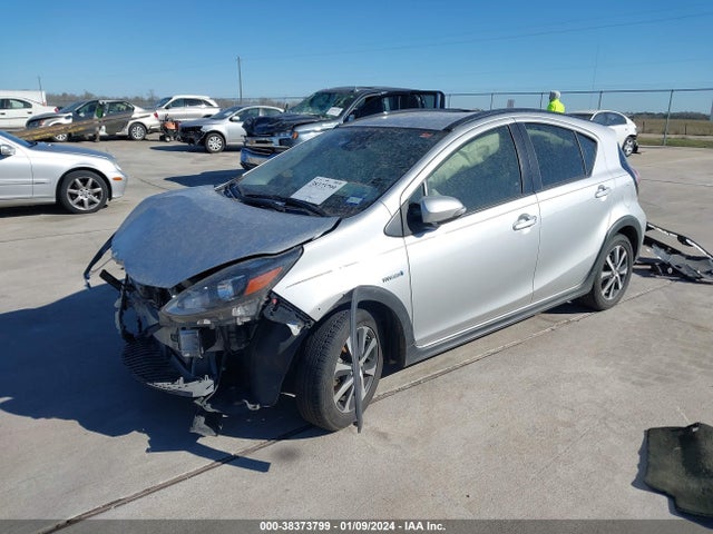 Toyota Prius C One 2018 JTDKDTB35J1604905 Image 2