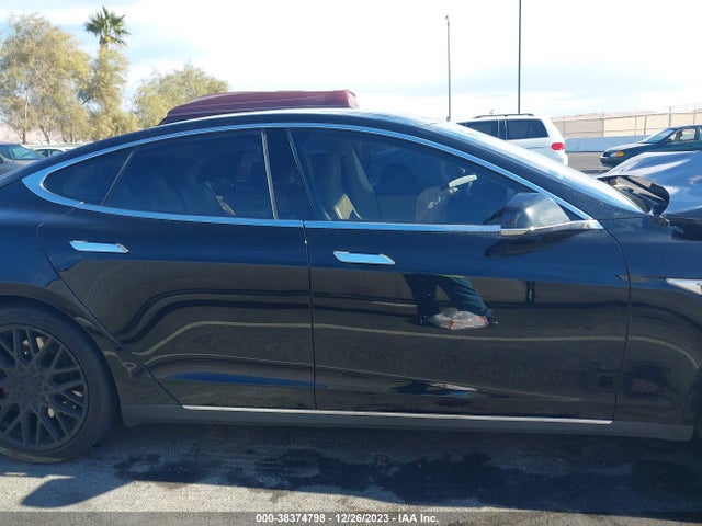 5YJSA1H1XEFP56176 Tesla Model S P85