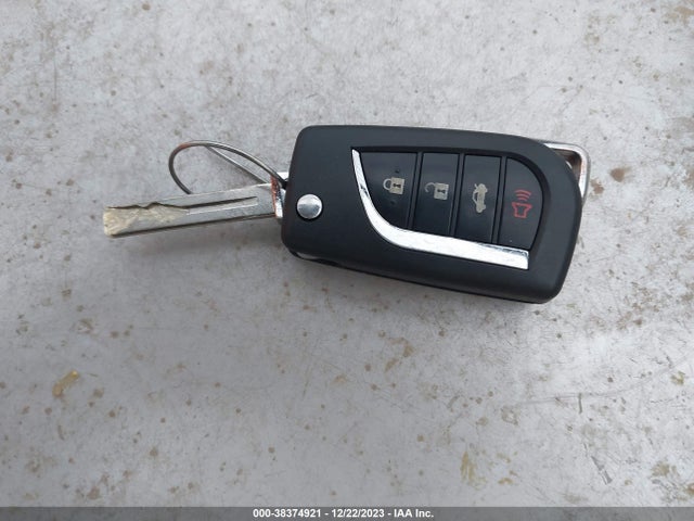 2021 TOYOTA COROLLA LE VIN: 5YFEPMAE1MP183570