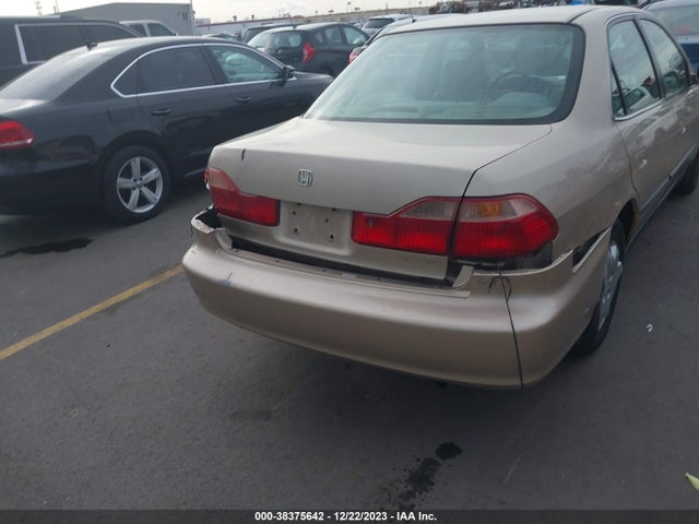 2000 HONDA ACCORD 2.3 LX VIN: 1HGCG5645YA141850