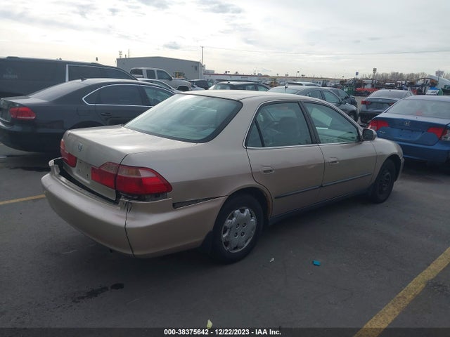 2000 HONDA ACCORD 2.3 LX VIN: 1HGCG5645YA141850