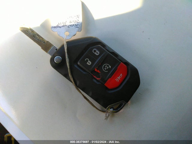 1C4HJXEG2JW317730 Jeep Wrangler Unlimited Sahara 4x4