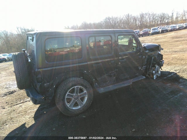 1C4HJXEG2JW317730 Jeep Wrangler Unlimited Sahara 4x4