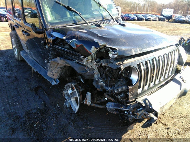 1C4HJXEG2JW317730 Jeep Wrangler Unlimited Sahara 4x4