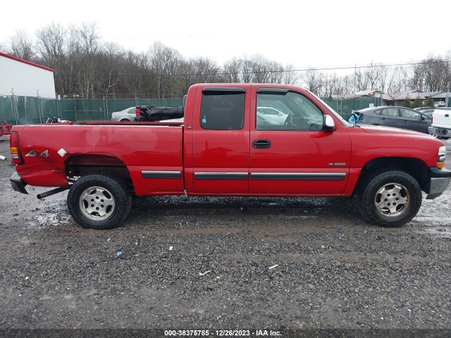 2002 CHEVROLET SILVERADO 1500 LS VIN: 2GCEK19T521156626