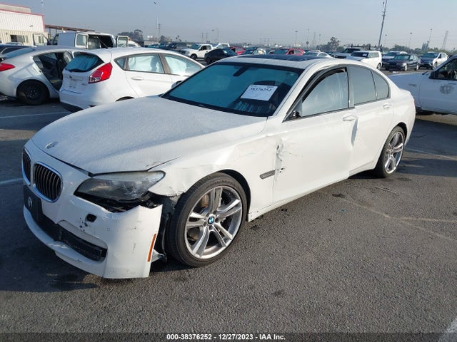 BMW 740I 2014 WBAYA6C59ED144654 Image 2