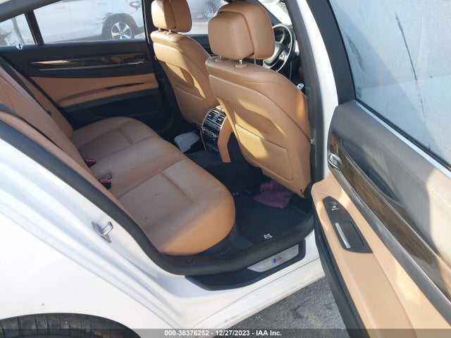 BMW 740I 2014 WBAYA6C59ED144654 Image 8