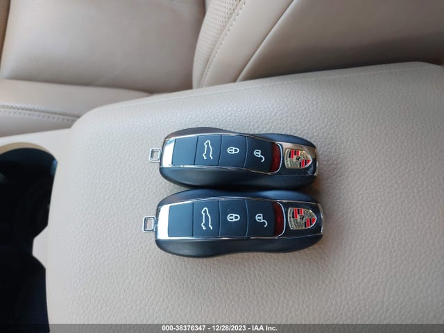 2018 PORSCHE MACAN WP1AB2A54JLB38109 Photo 10