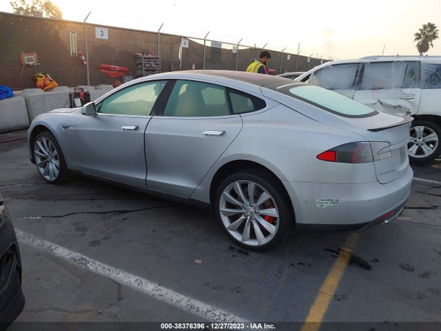 2014 TESLA MODEL S 5YJSA1H26EFP63358 Photo 2