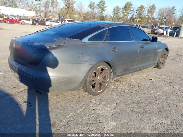 2011 JAGUAR XJ SAJWA2GB0BLV14556 Photo 3