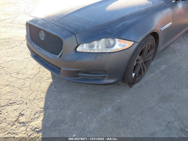 2011 JAGUAR XJ SAJWA2GB0BLV14556 Photo 5