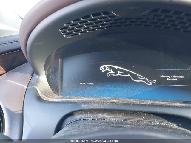 2011 JAGUAR XJ SAJWA2GB0BLV14556 Photo 6