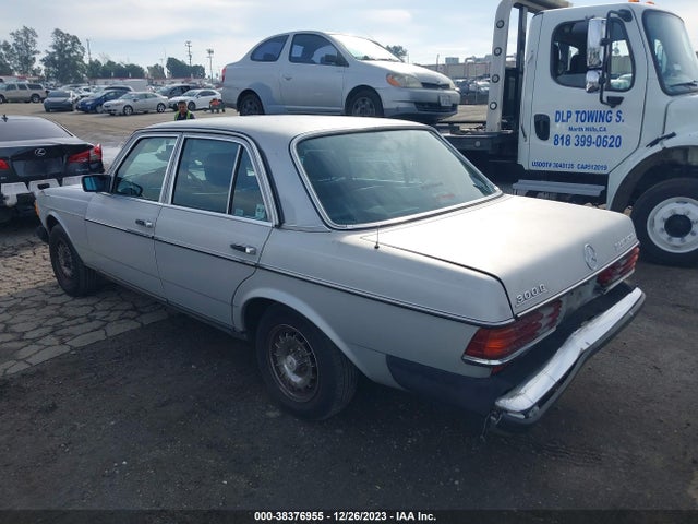 1983 MERCEDES-BENZ 300 DT VIN: WDBAB33A6DB023408