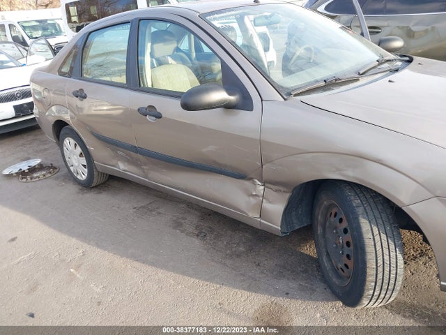 2005 FORD FOCUS ZX4 VIN: 1FAFP34N85W112004