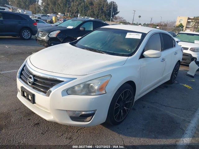 Nissan Altima 2.5 S 2015 1N4AL3AP3FN921400 Image 2