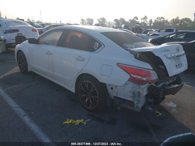 Nissan Altima 2.5 S 2015 1N4AL3AP3FN921400 Image 3