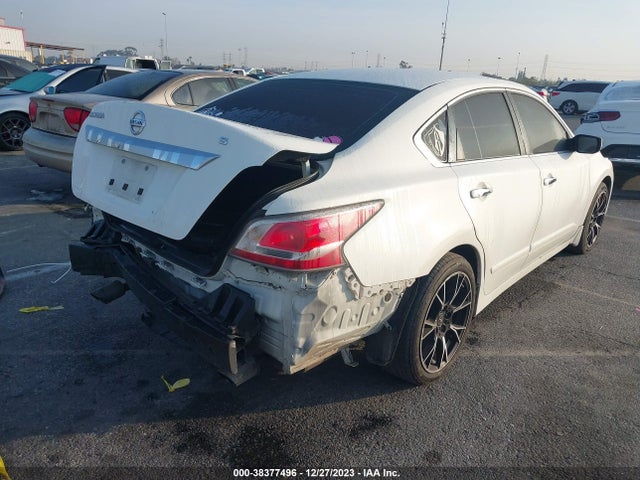 Nissan Altima 2.5 S 2015 1N4AL3AP3FN921400 Image 4