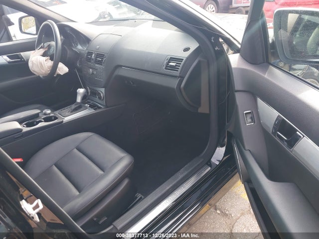 2009 MERCEDES-BENZ C 300 LUXURY/SPORT VIN: WDDGF54X49R071699