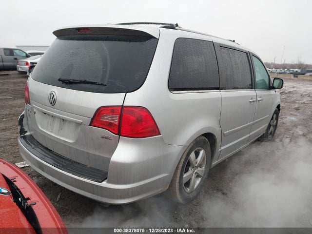 2010 VOLKSWAGEN ROUTAN SEL PREMIUM VIN: 2V4RW6DX4AR333394
