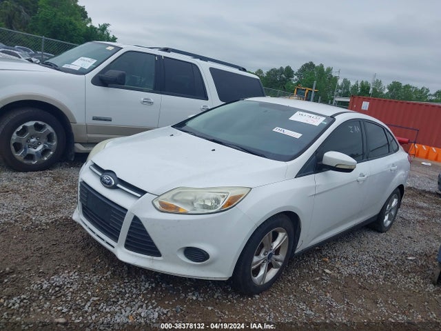 Ford FOCUS SE 2014 1FADP3F23EL179945 Image 2