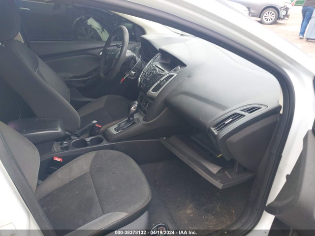 Ford FOCUS SE 2014 1FADP3F23EL179945 Image 5