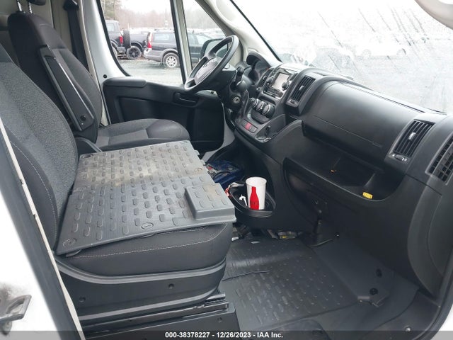 3C6URVJG2JE161983 RAM Promaster 3500 Cargo Van High Roof 159 Wb Ext