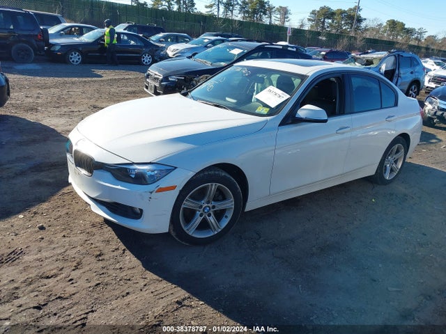 BMW 328i Xdrive 2015 WBA3B3C50FJ985092 Image 2