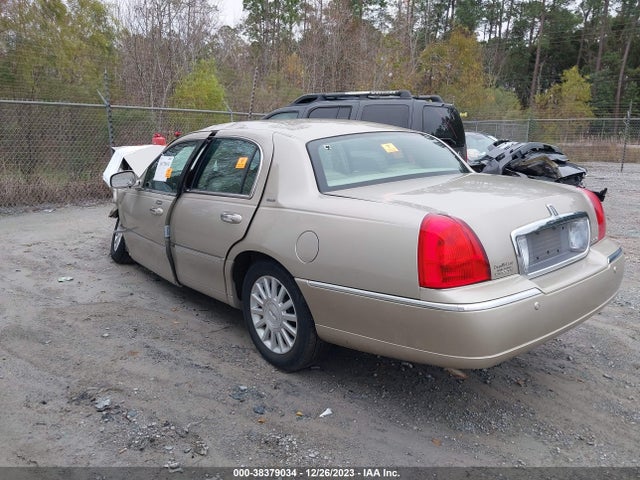 2004 LINCOLN TOWN CAR ULTIMATE VIN: 1LNHM83W44Y688514