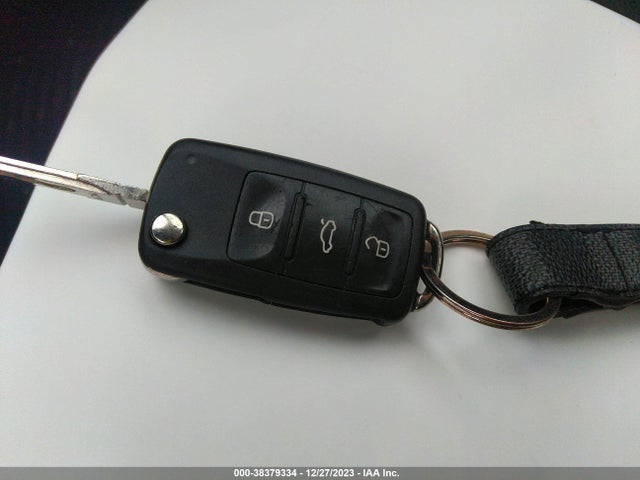 2015 VOLKSWAGEN JETTA 1.8T SE VIN: 3VWD17AJXFM202006