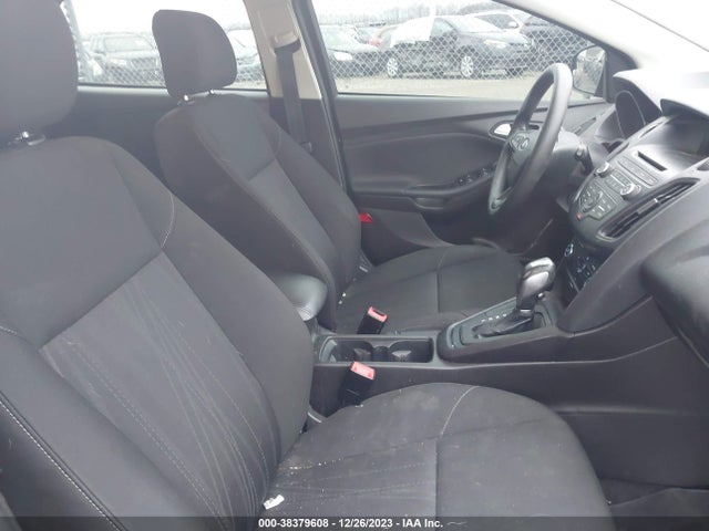 2015 FORD FOCUS SE VIN: 1FADP3K29FL383723