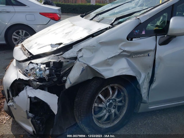 Toyota Prius V Four 2015 JTDZN3EU8FJ033854 Image 6