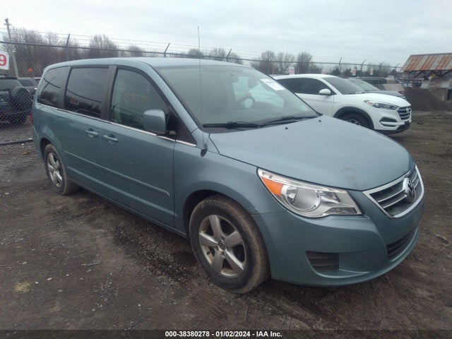 2010 VOLKSWAGEN ROUTAN SE VIN: 2V4RW3D17AR388111