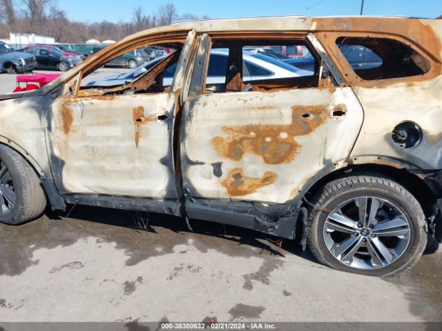 KM8SRDHF6GU156329 Hyundai Santa Fe Se