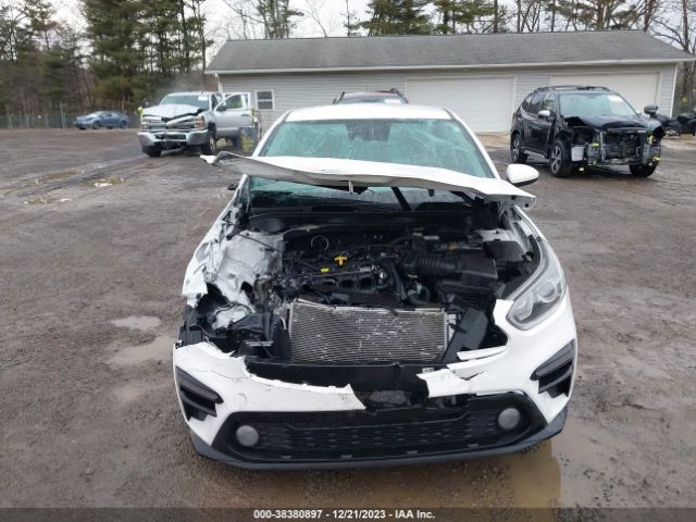 3KPF24AD7ME394445 KIA Forte Lxs