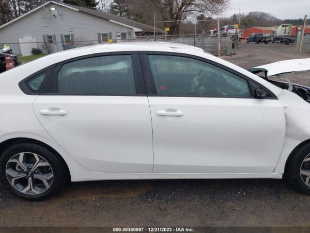 3KPF24AD7ME394445 KIA Forte Lxs