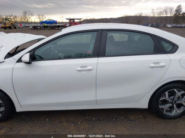 3KPF24AD7ME394445 KIA Forte Lxs