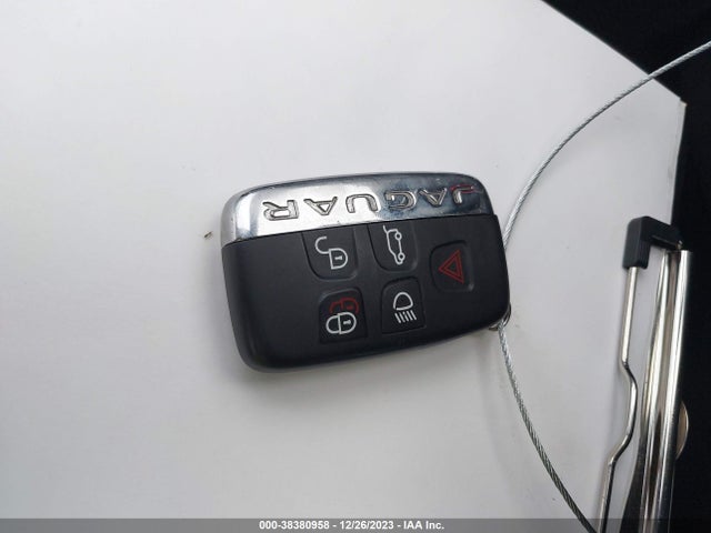 2018 JAGUAR F-PACE SADCJ2FX2JA329017 Photo 10