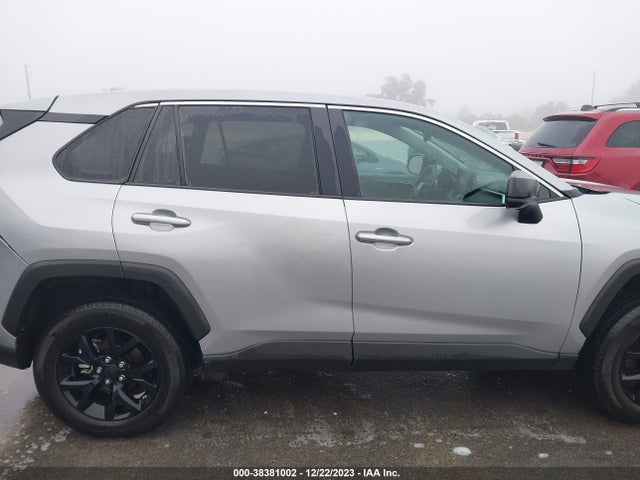 Toyota RAV4 LE 2022 2T3H1RFV2NW220136 Image 14