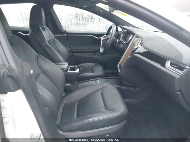 Tesla Model S 60/70/75/85 2016 5YJSA1E17GF160983 Image 5