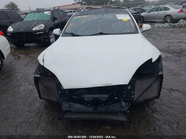 Tesla Model S 60/70/75/85 2016 5YJSA1E17GF160983 Image 6