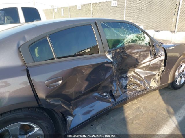2C3CDXBG3KH698823 Dodge Charger Sxt Rwd