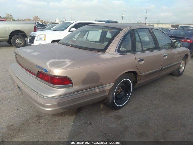 1993 FORD CROWN VICTORIA LX VIN: 2FALP74W8PX143327