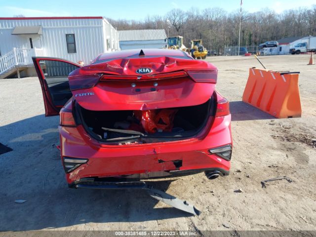 3KPF24AD6ME267945 KIA Forte Lxs
