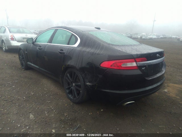 2010 JAGUAR XF SAJWA0GB4ALR74189 Photo 2
